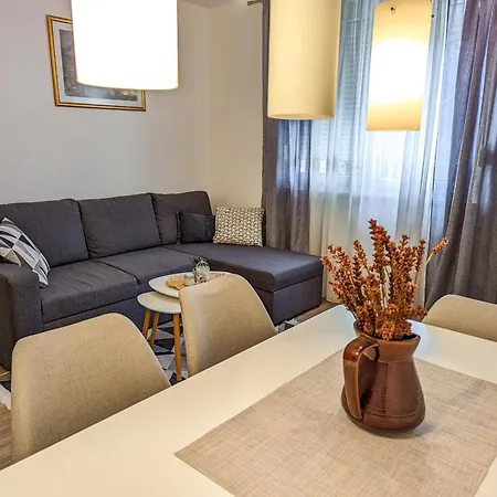 Stan Na Dan Anibo Apartamento Mostar